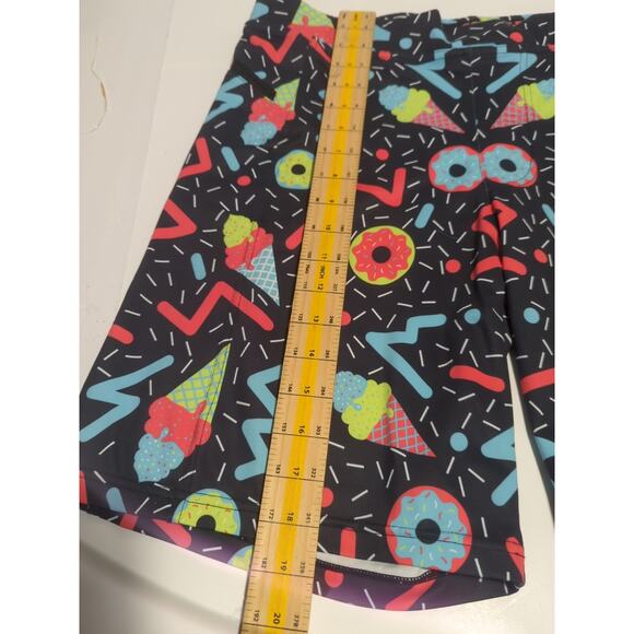 Feed Me Fight Me Men’s Black Ice Cream Donuts Elastic Waist Shorts Size small - Picture 3 of 10